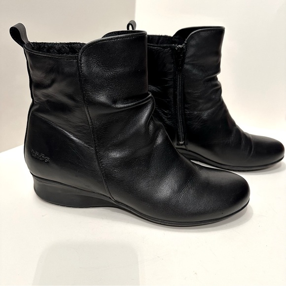 Täōs Elite Women's Leather Ankle Boots Wedge Side Zip size 9-9.5  40 - Picture 2 of 12